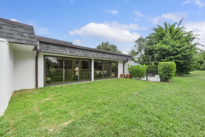 4800 Queen Palm Ln_055