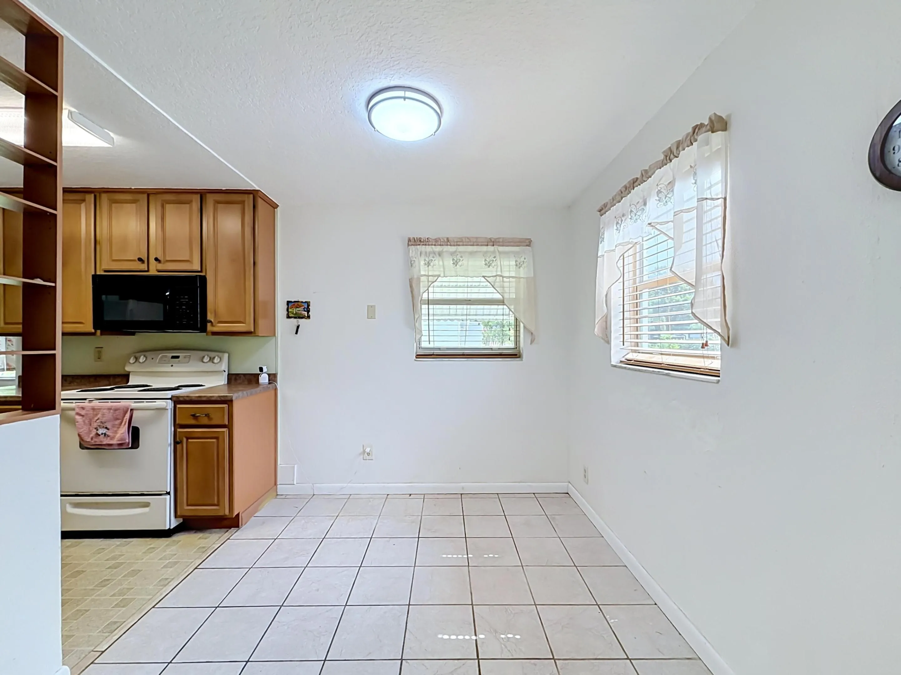 2573 NW 58th Avenue-24