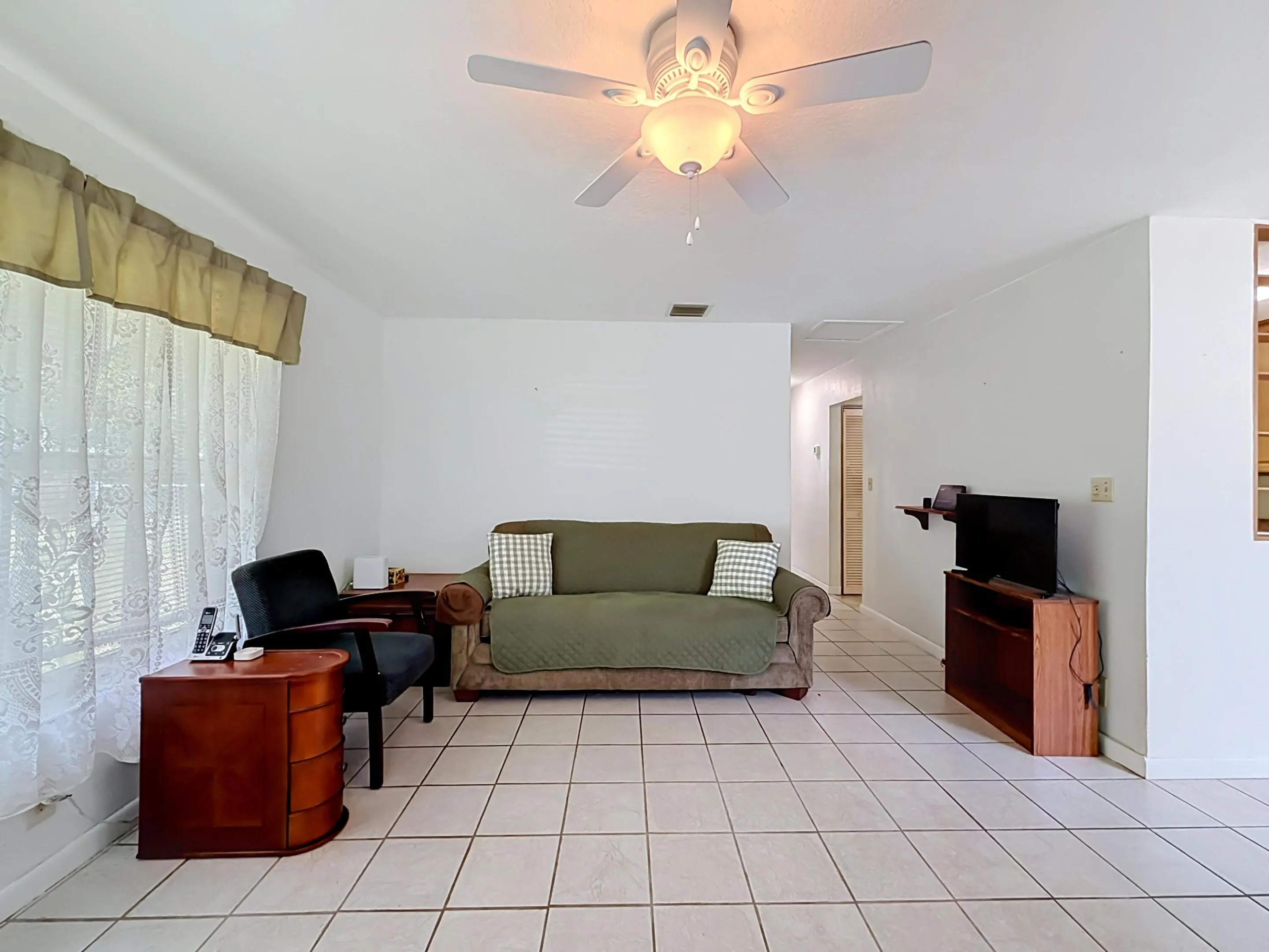 2573 NW 58th Avenue-18