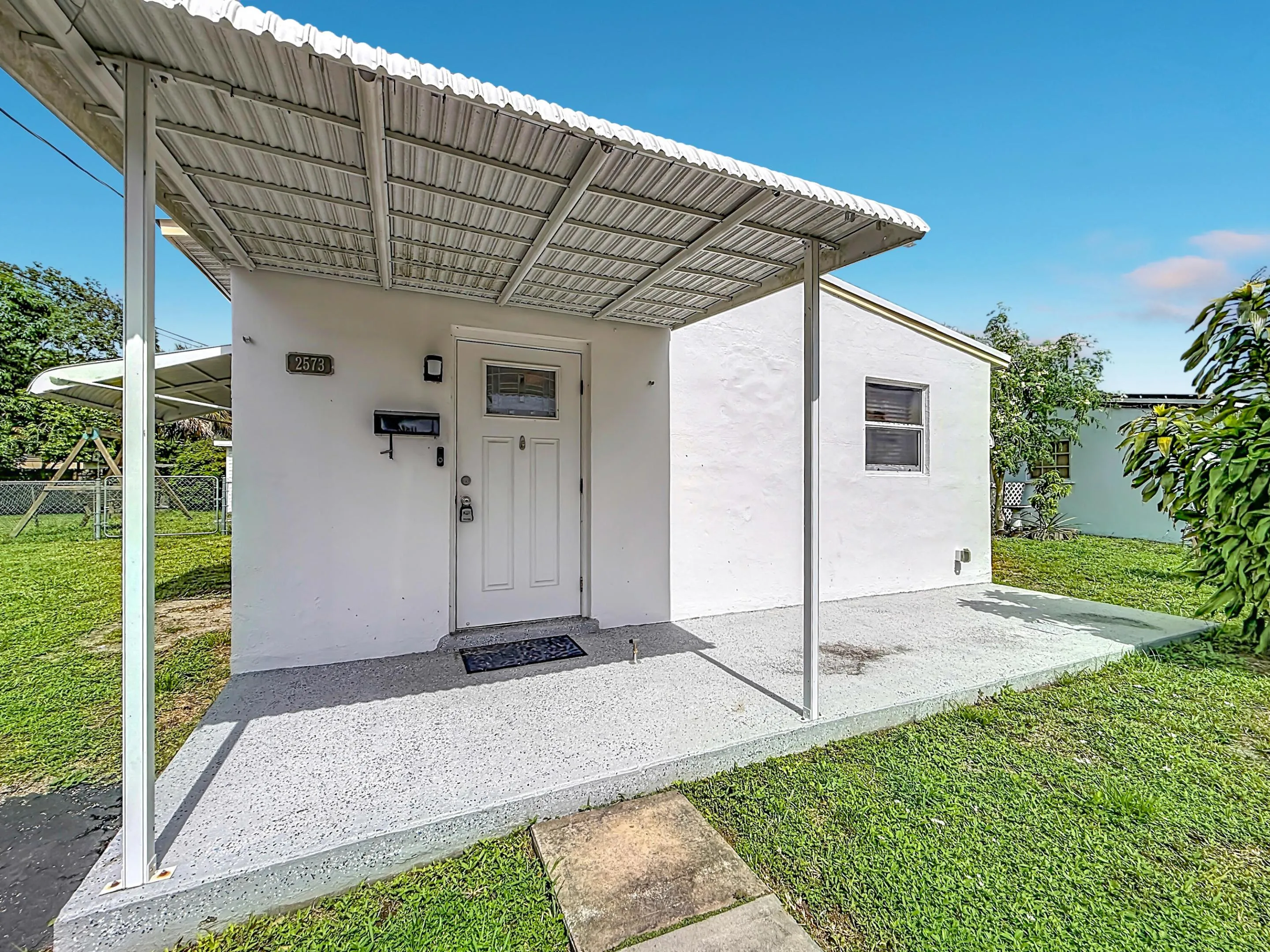 2573 NW 58th Avenue-13