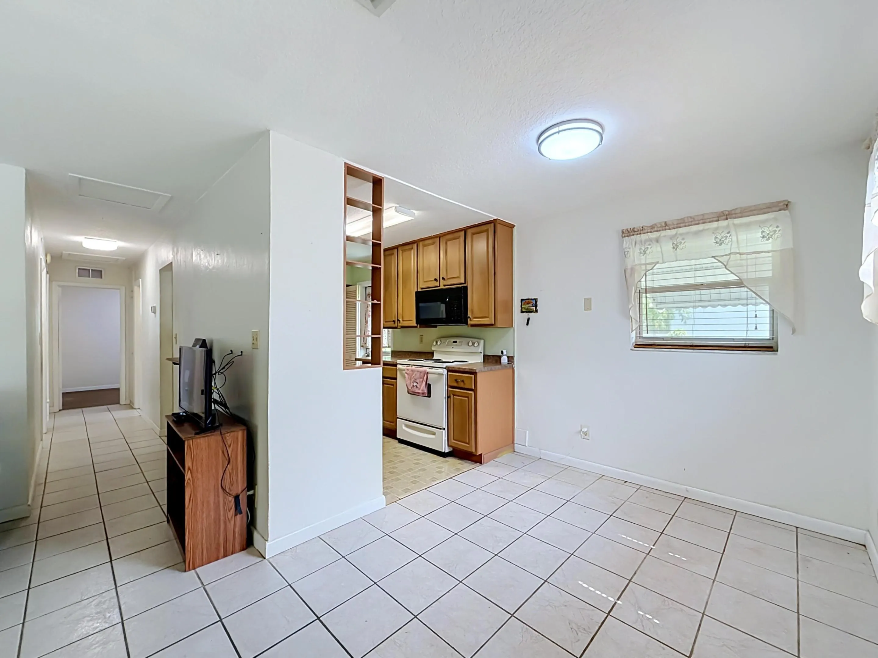 2573 NW 58th Avenue-25