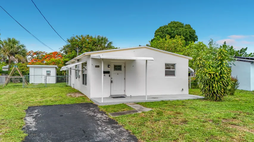 2573 NW 58th Avenue-12