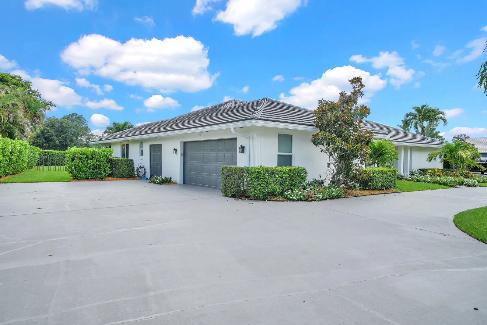 341 Glenbrook Dr