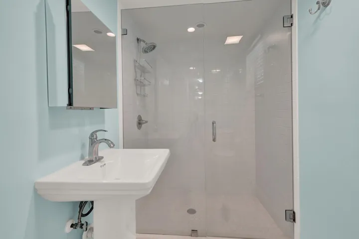 Bathroom 3/Cabana Bath