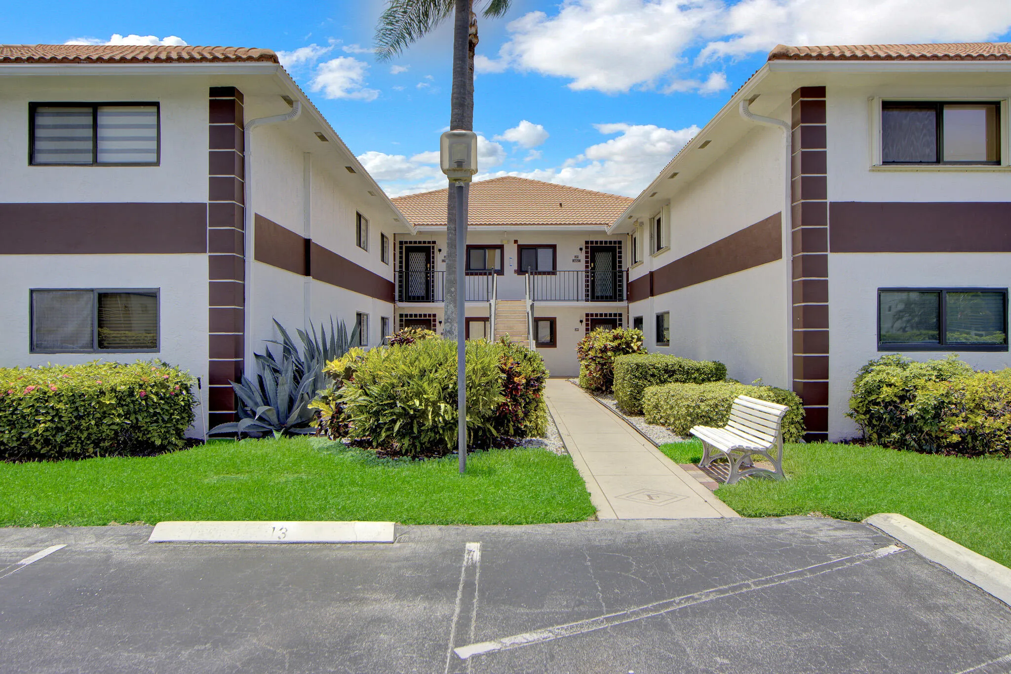 15451-Pembridge-Dr-206_04_MLS