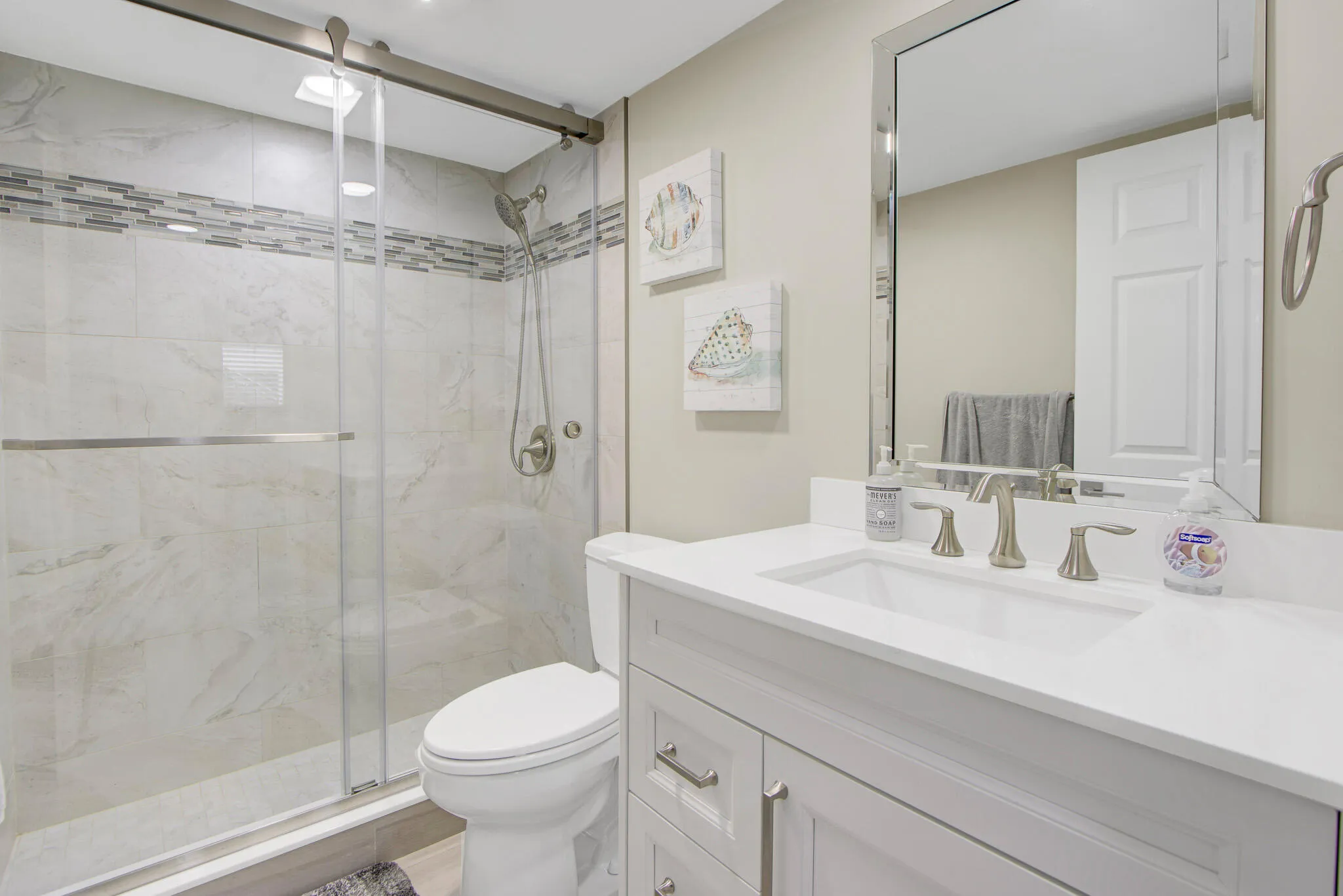 15451-Pembridge-Dr-206_07_MLS