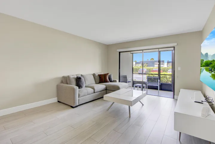 15451-Pembridge-Dr-206_11_MLS