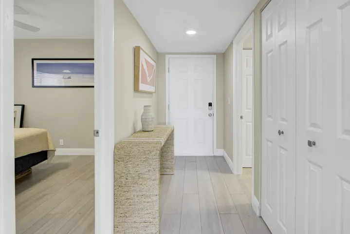 15451-Pembridge-Dr-206_05_MLS
