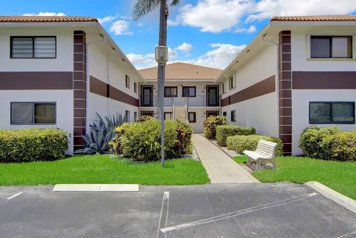 15451-Pembridge-Dr-206_04_MLS