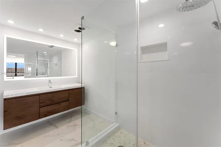Dual vanities &​​‌​​​​‌​​‌‌​‌‌​​​‌‌​‌​‌​‌​​​‌​​ shower