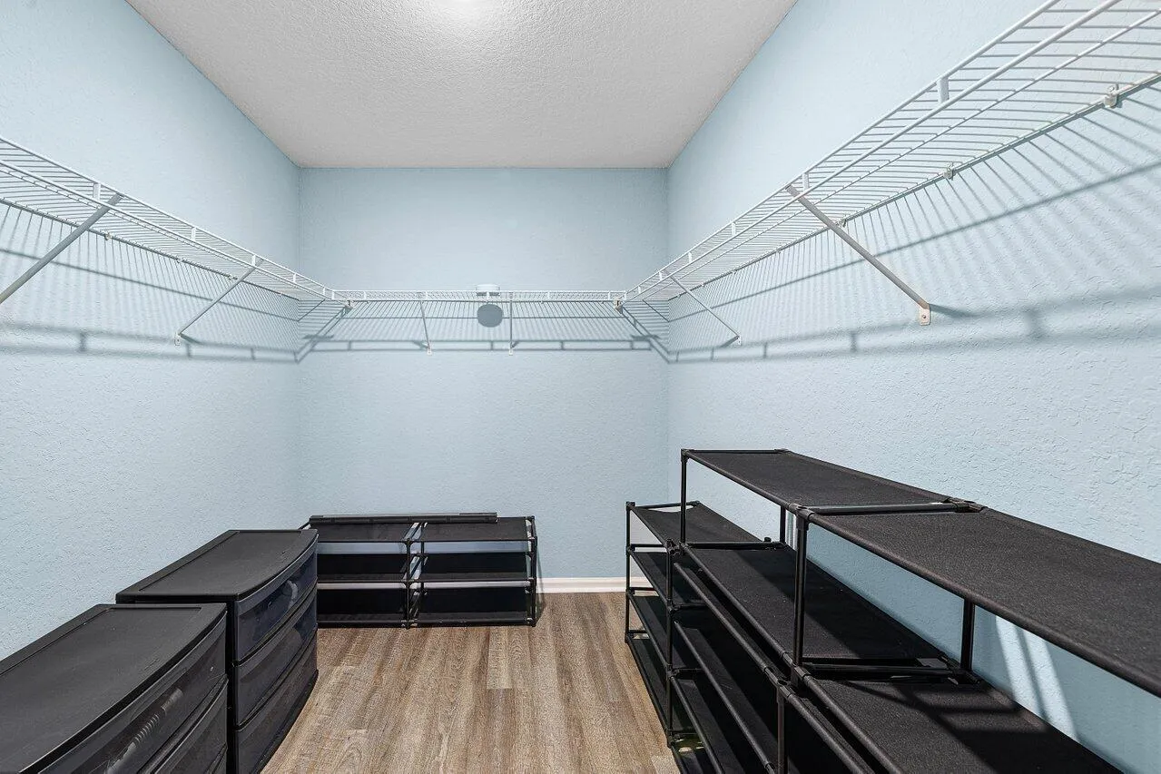 His/Her Walk In Closet