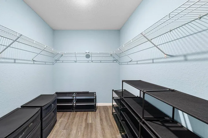 His/Her Walk In Closet