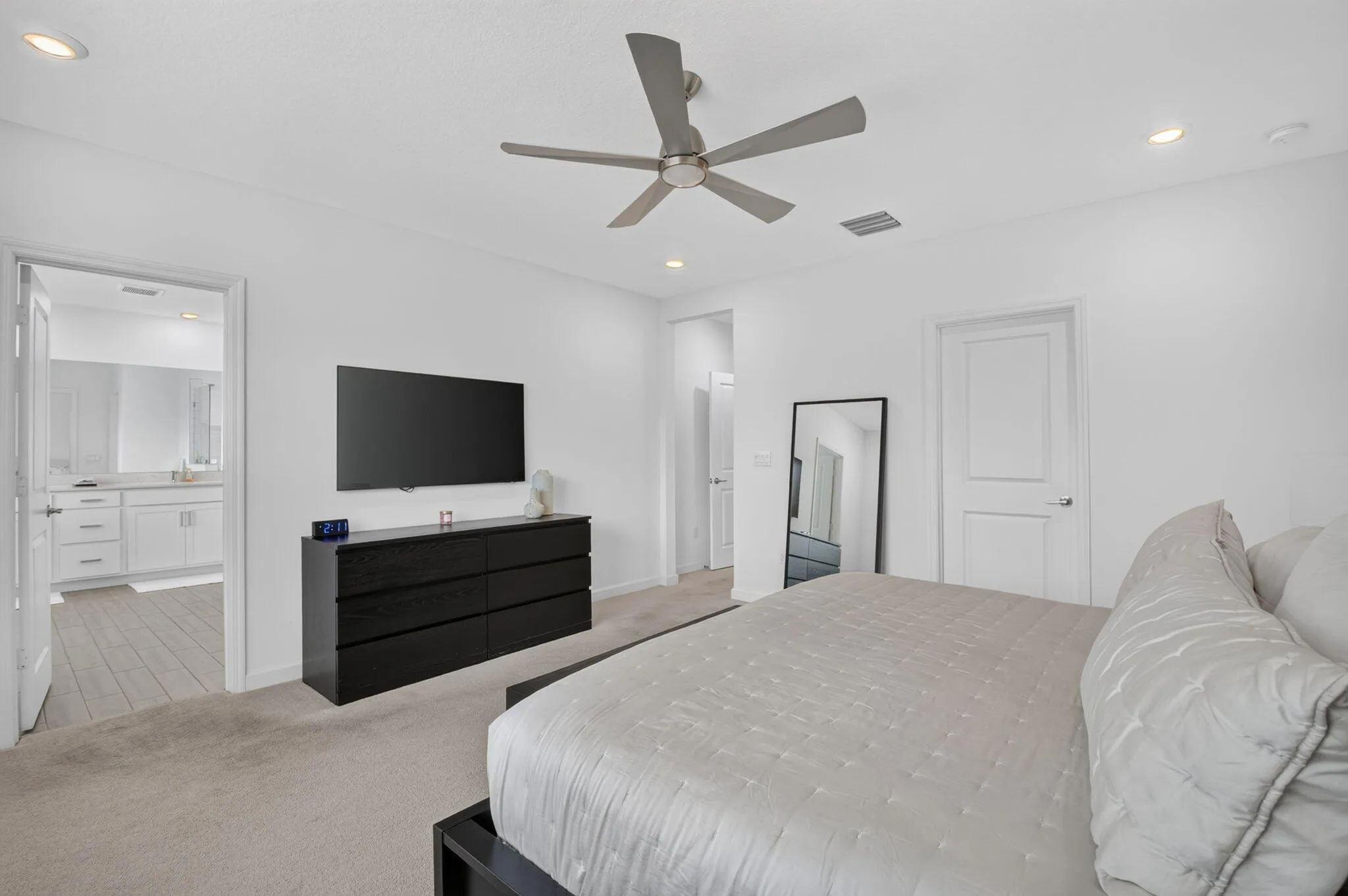 Primary suite