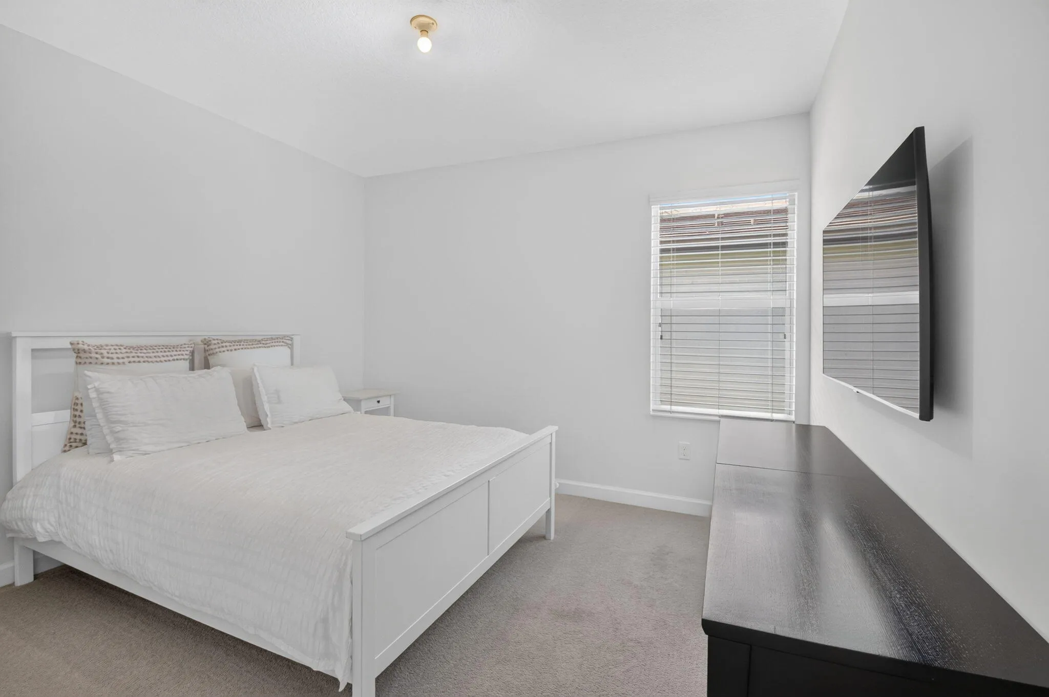 Guest bedroom