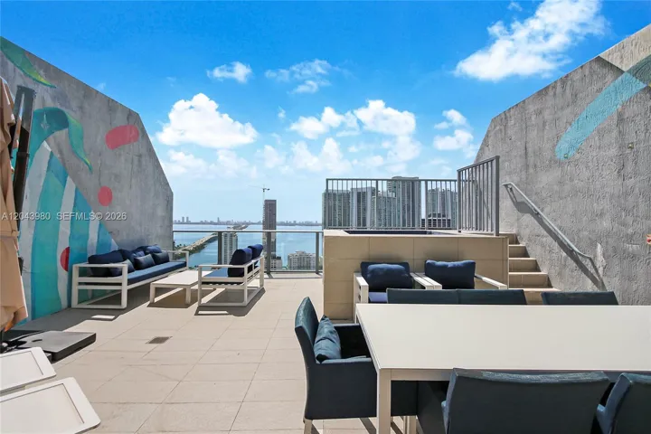 Terrace & Jacuzzi