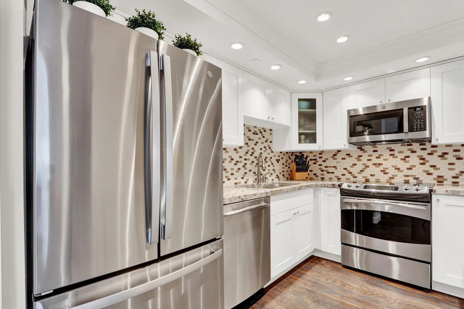 OPEN GOURMET KITCHEN
