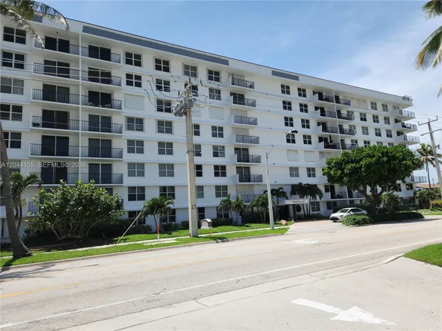 TRADEWINDS CONDOS 1009 N OCEAN BLVD