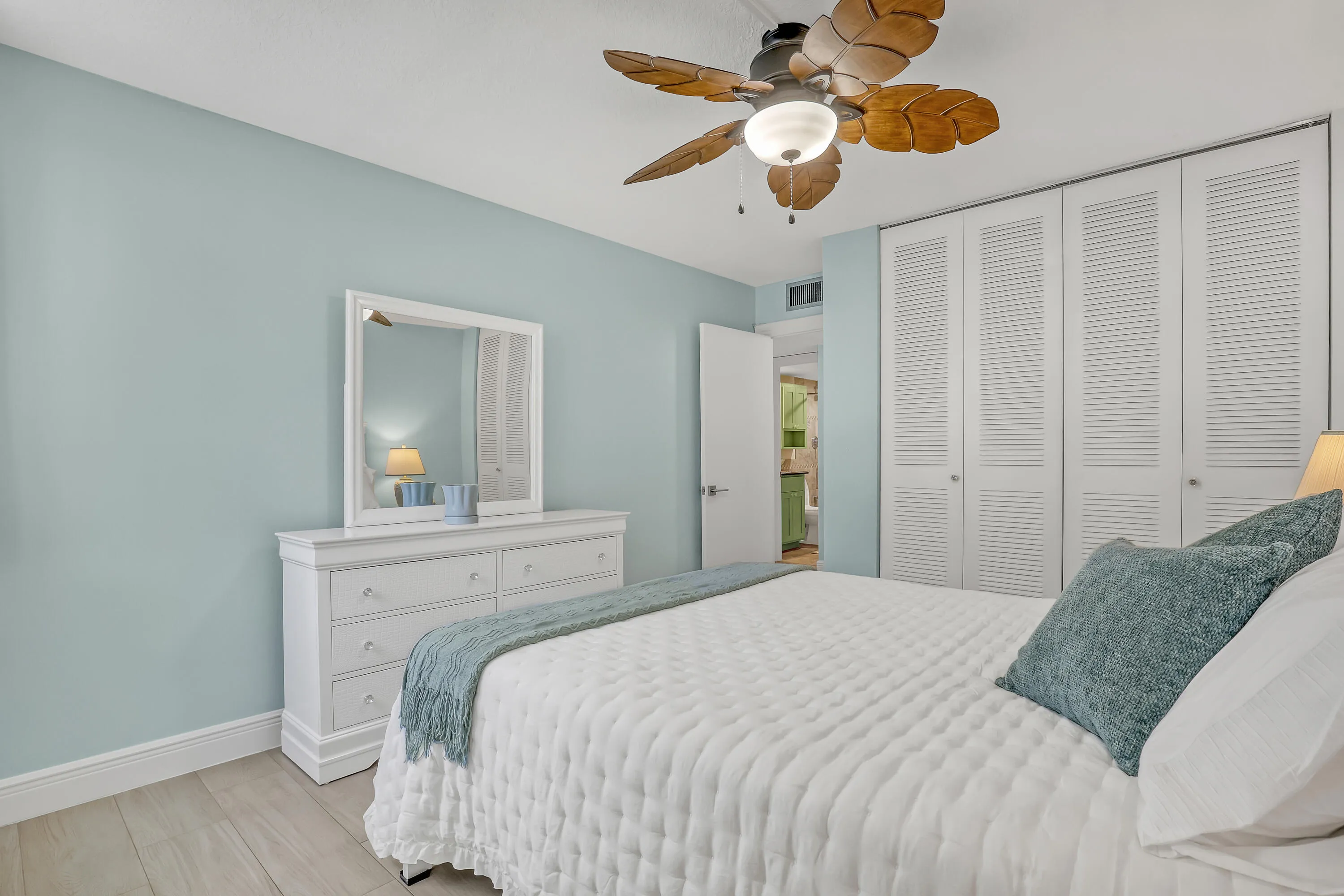 Guest bedroom