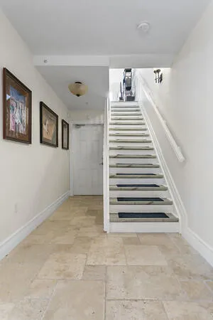 1st Floor Entryway