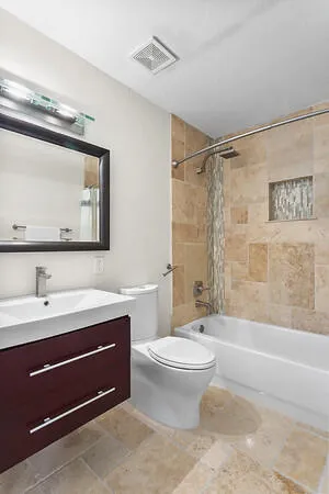 1st Floor Bath
