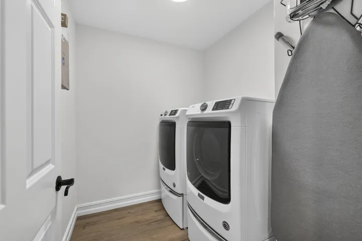 LARGE UPSTAIRS LAUNDRY ROOM