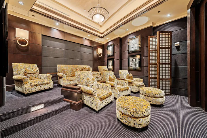 One Singer~Amenities