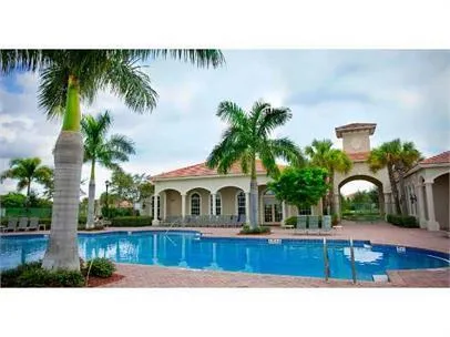 Green Cay pool & Clubhouse