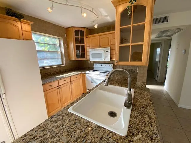 Kitchen cabinets