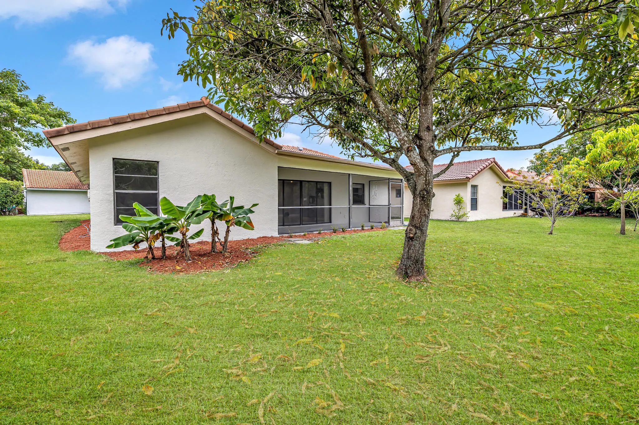 LARGE BACK AND SIDE YARD!