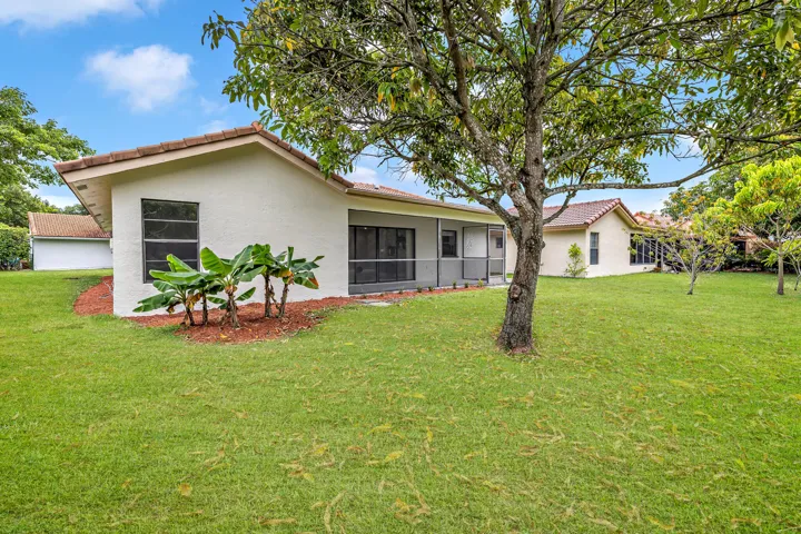 LARGE BACK AND SIDE YARD!