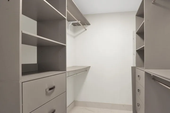 Walk in Closet