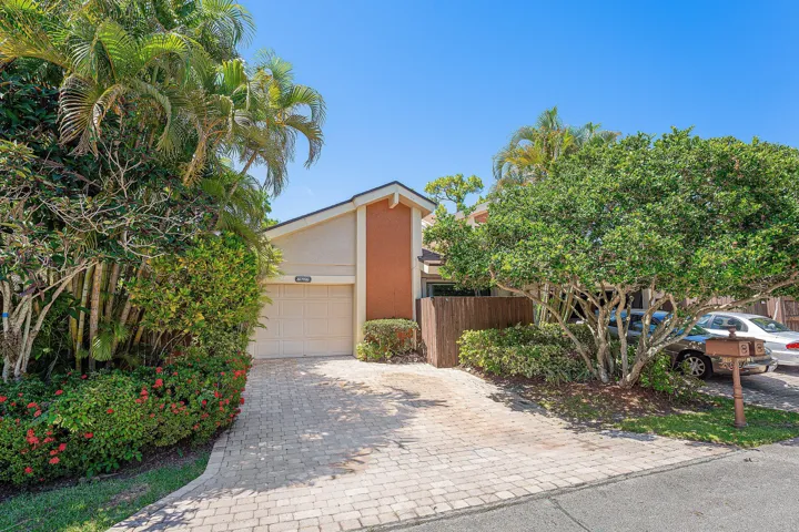 002-7627SierraDriveWest-BocaRaton-FL-334