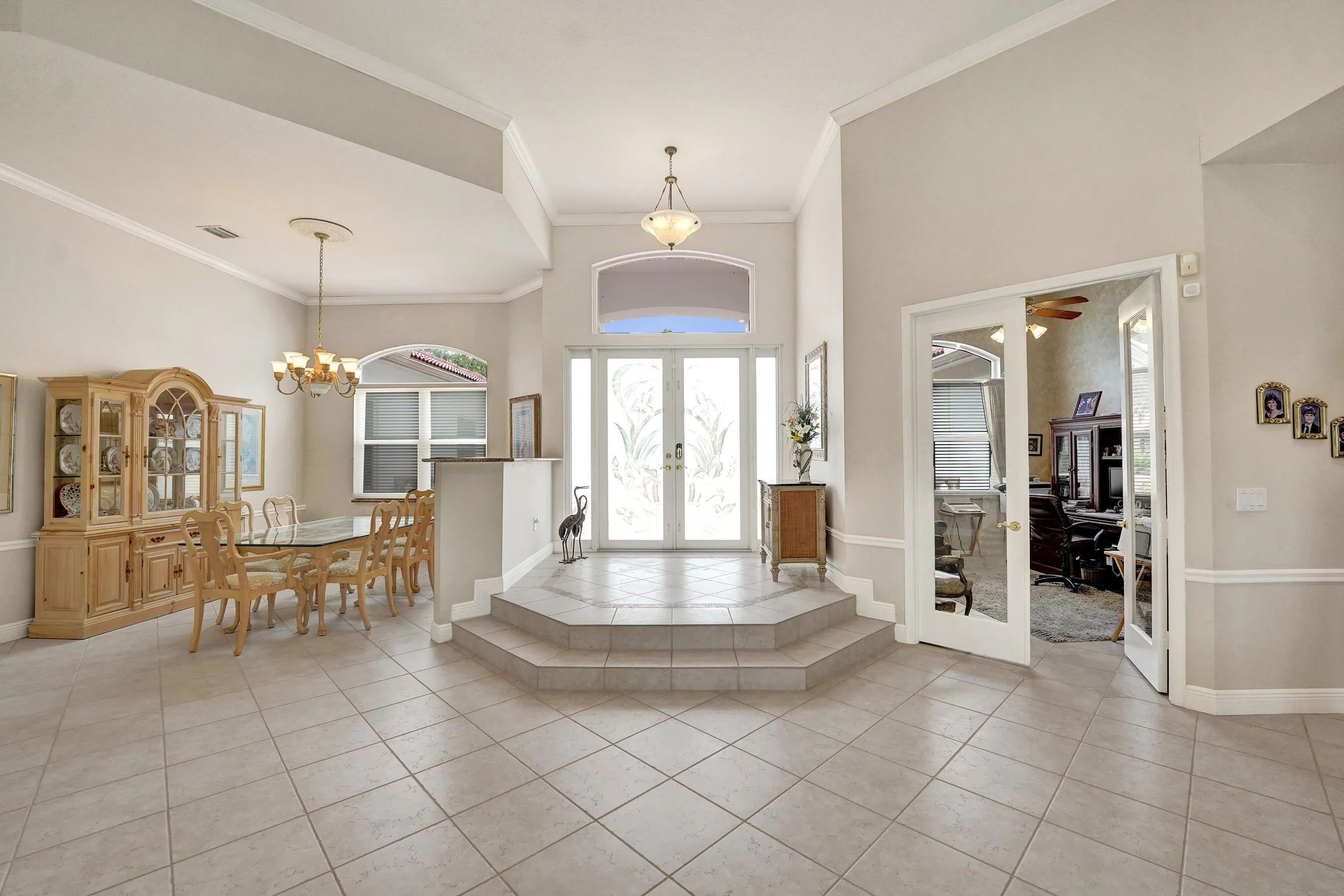 Entry/Foyer