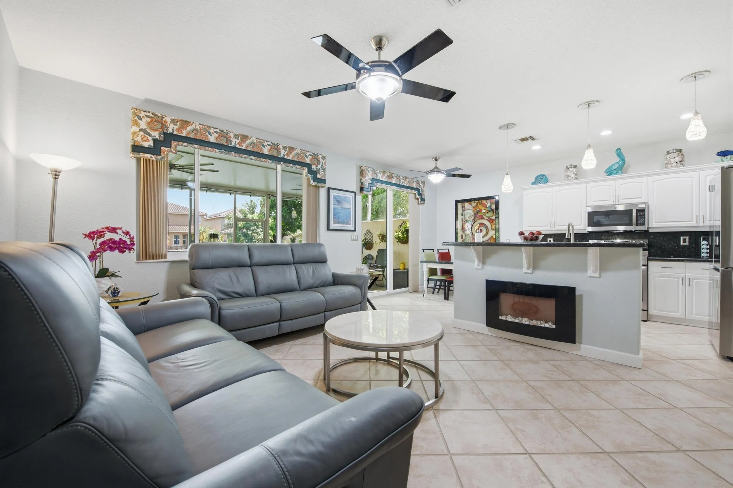 Sitting room/ kitchen