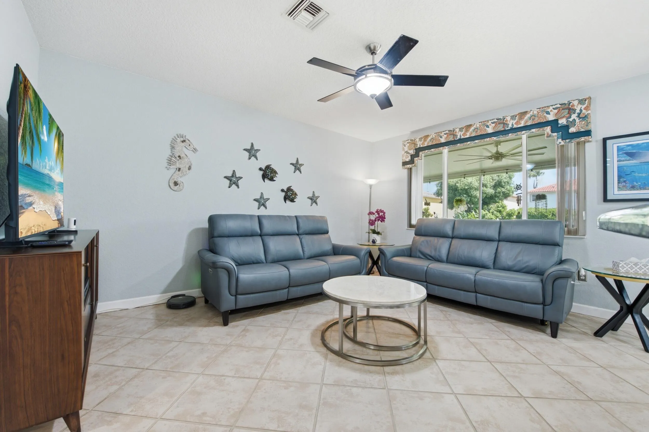 Sitting room/ kitchen