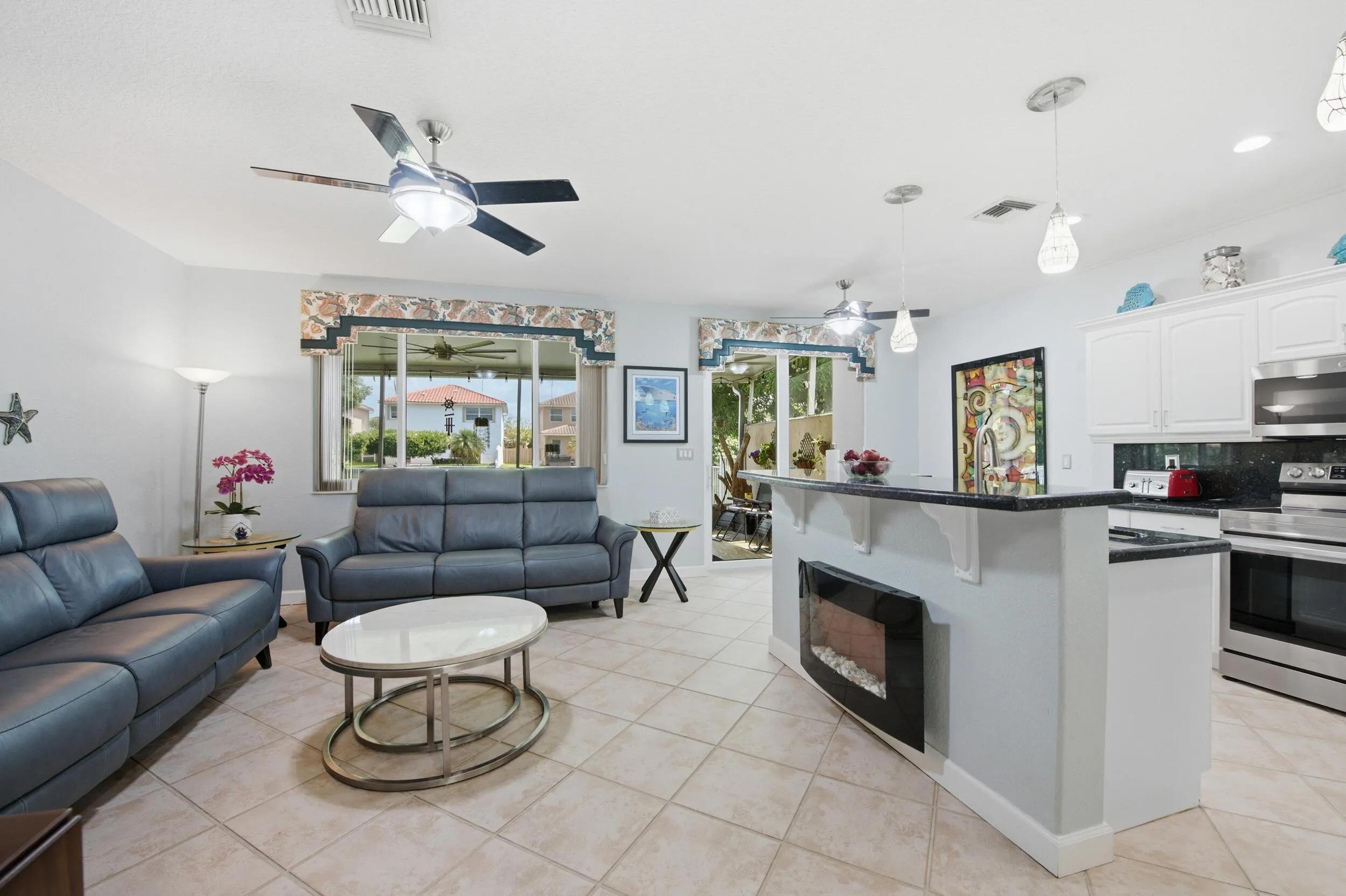 Sitting room/ kitchen