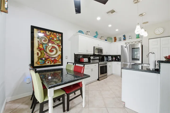 Eat in kitchen