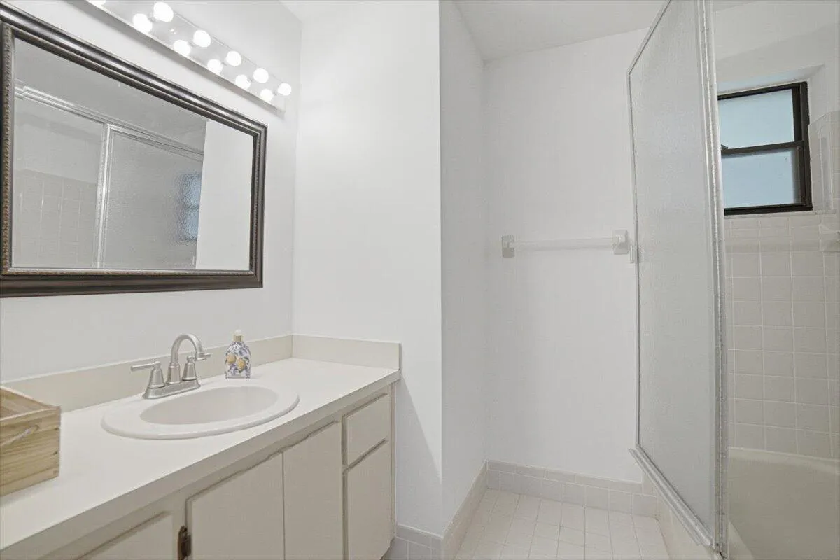 12-Bathroom
