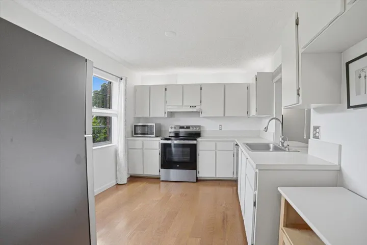02-Kitchen