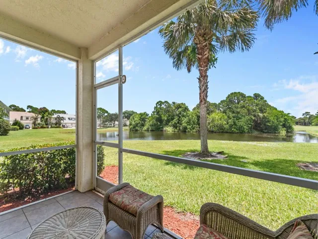 4210 Gator Trace Ave "B"