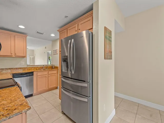 4210 Gator Trace Ave "B"