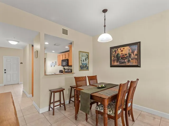4210 Gator Trace Ave "B"