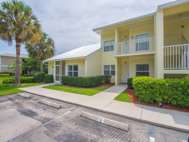 4210 Gator Trace Ave "B"