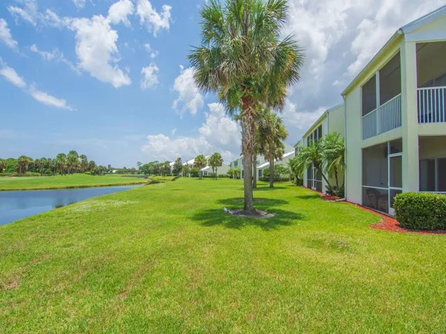 4210 Gator Trace Ave "B"