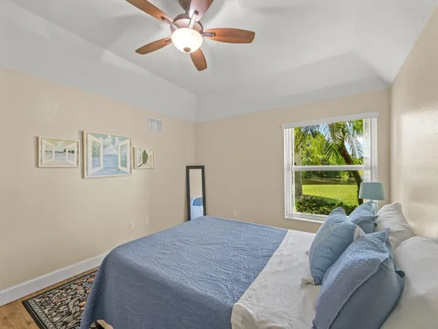 4210 Gator Trace Ave "B"