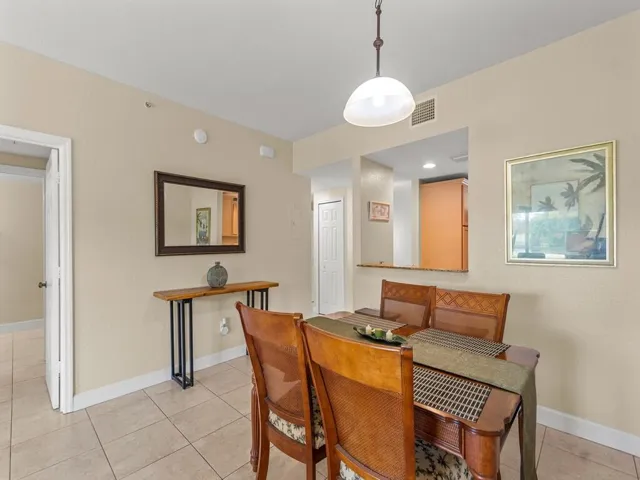 4210 Gator Trace Ave "B"