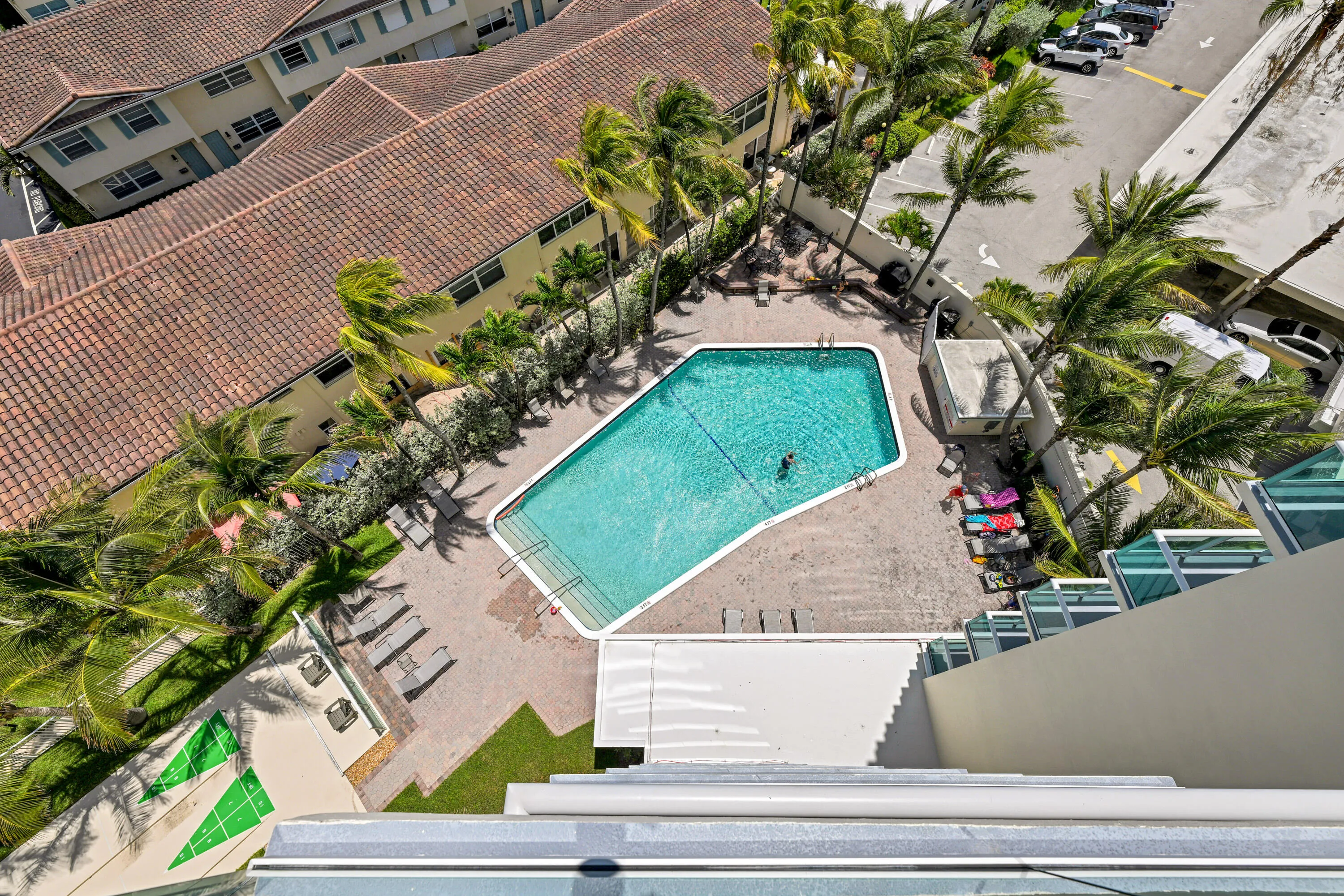 6000 N Ocean Blvd 8E 00016