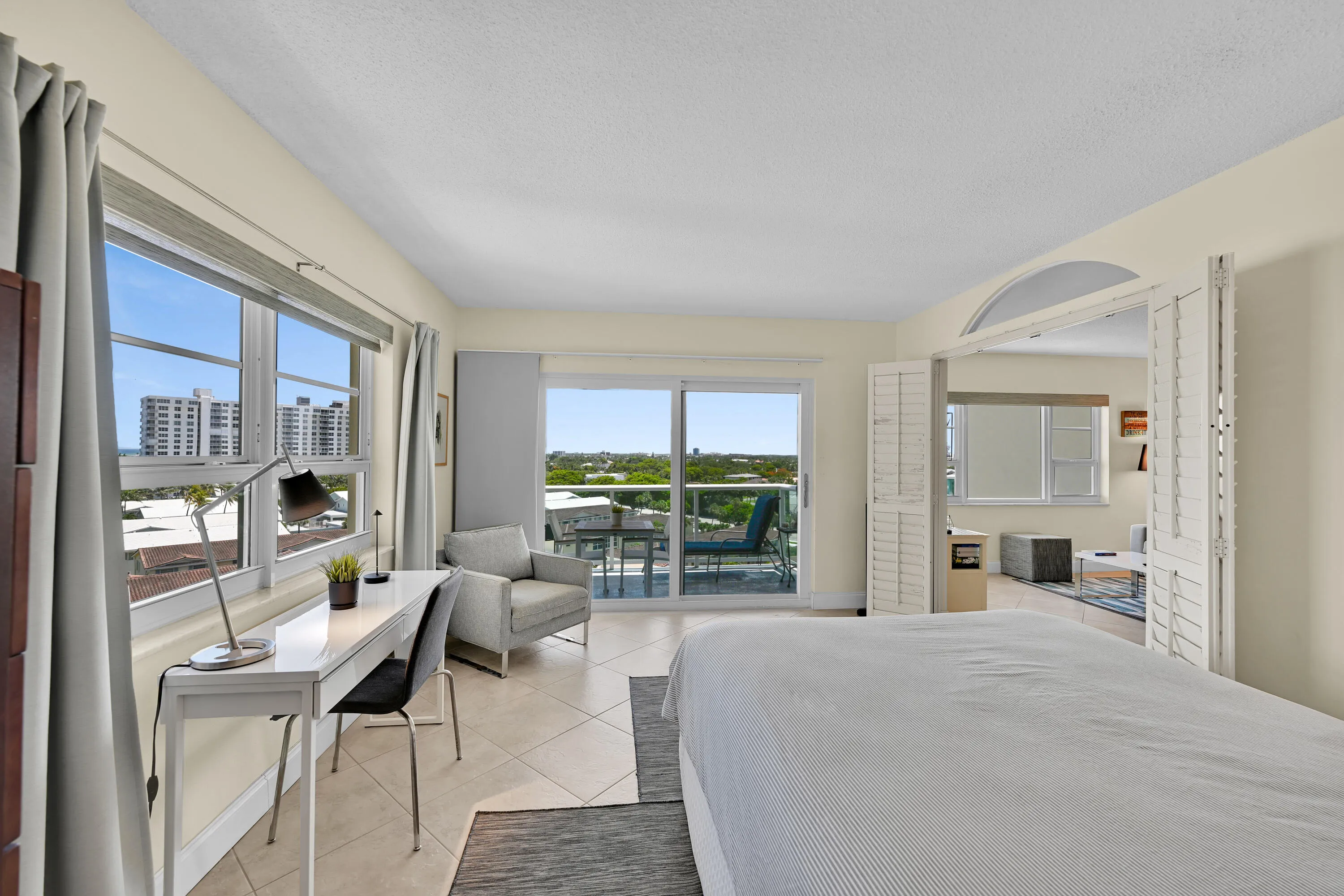 6000 N Ocean Blvd 8E 00021