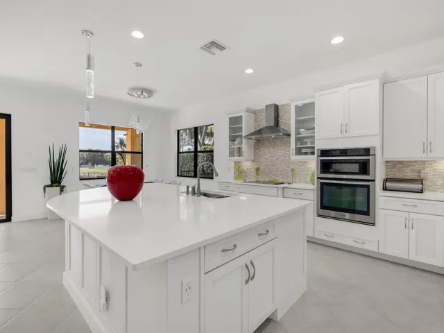 8256 Bradford Way Parkland FL 33076 USA-