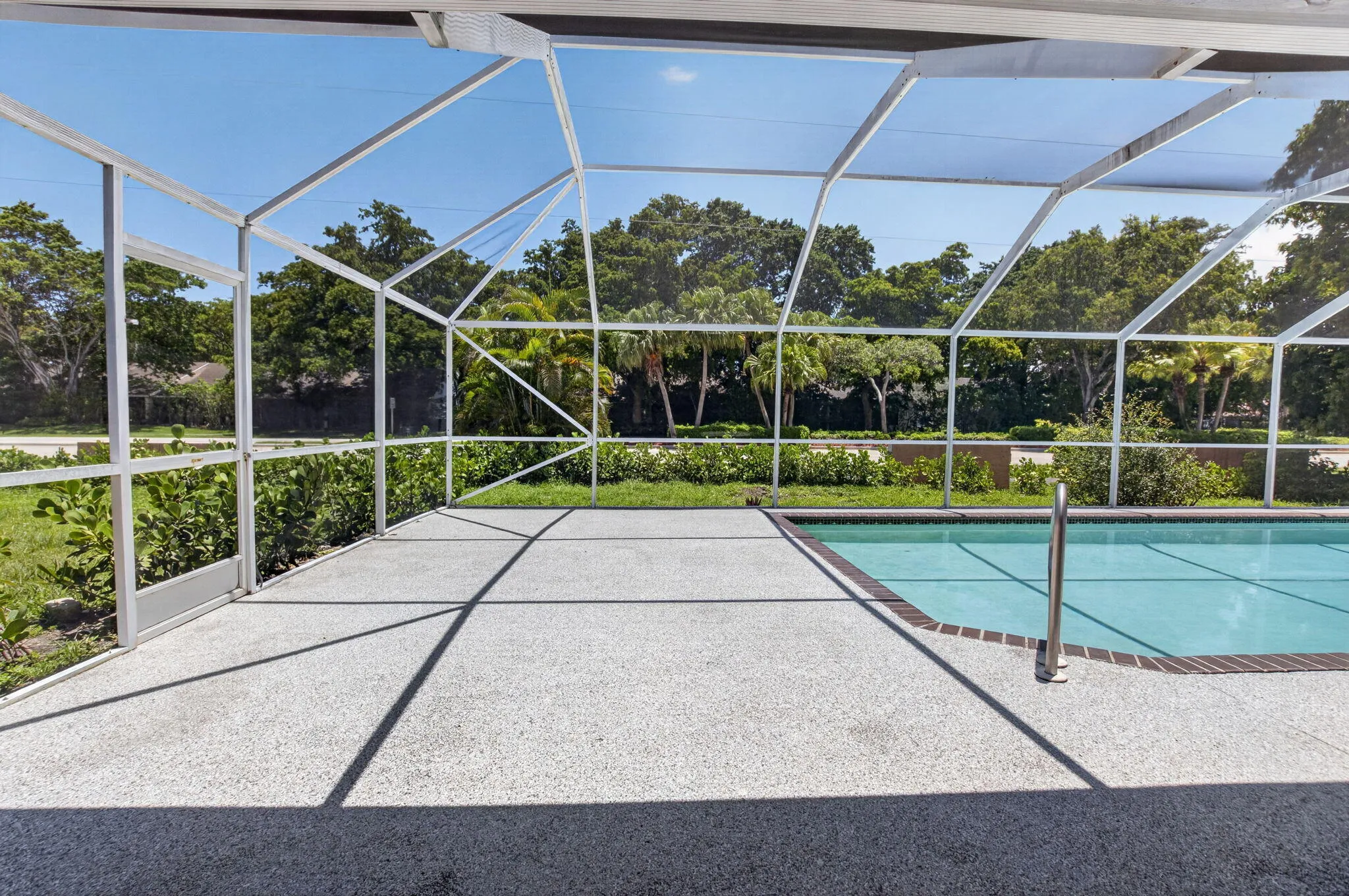 SCREENED COVERED POOL